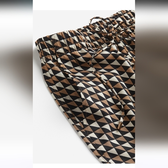 H&M Twill Satin Drawstring Wide Leg Patterened Trouser In Beige/black. Size SM - Picture 3 of 16